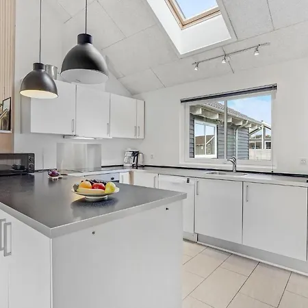 7 Bedroom Cozy In Sydals Sonderby (Sonderjylland)