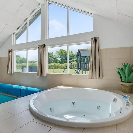 7 Bedroom Cozy In Sydals