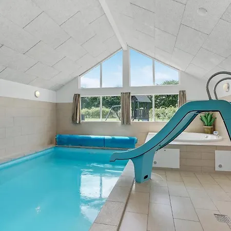 7 Bedroom Cozy In Sydals Horuphav