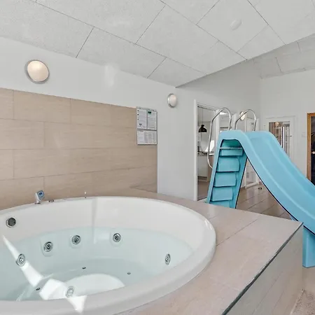 7 Bedroom Cozy In Sydals Semesterbostad